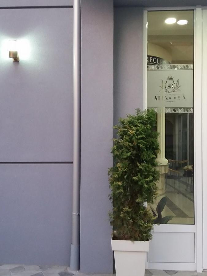 Atina Lux Hostel เลสโควัซ ภายนอก รูปภาพ