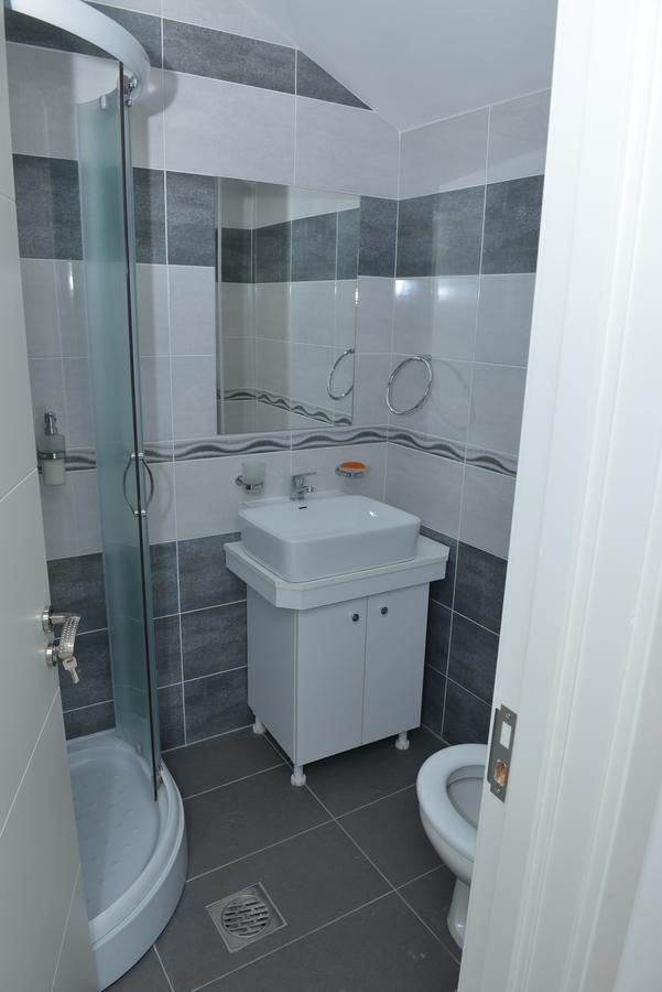 Atina Lux Hostel เลสโควัซ ภายนอก รูปภาพ