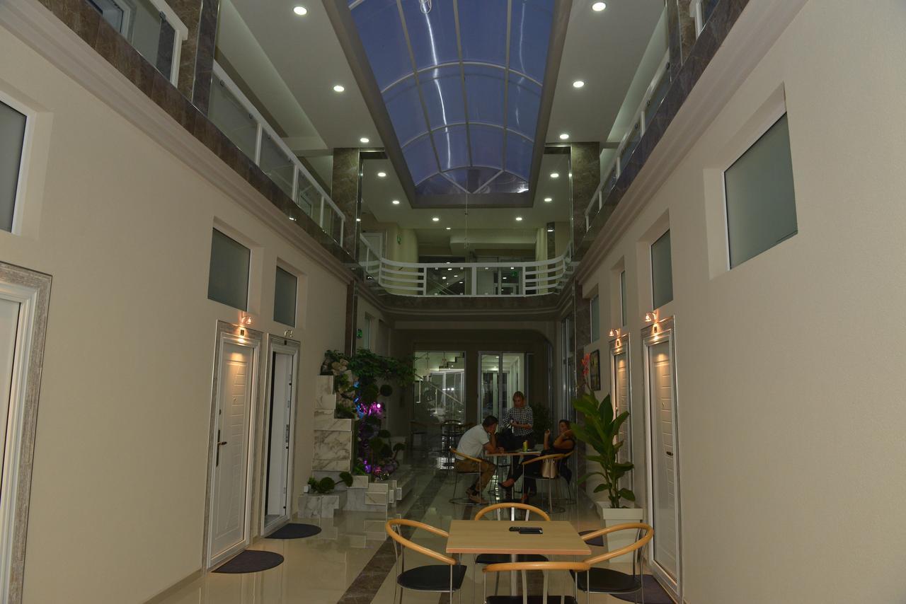 Atina Lux Hostel เลสโควัซ ภายนอก รูปภาพ