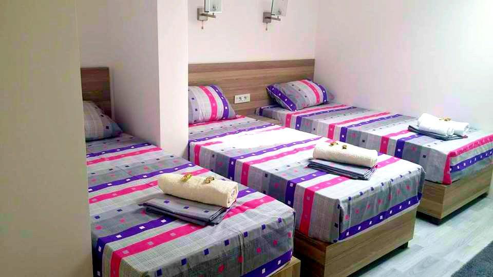 Atina Lux Hostel เลสโควัซ ภายนอก รูปภาพ